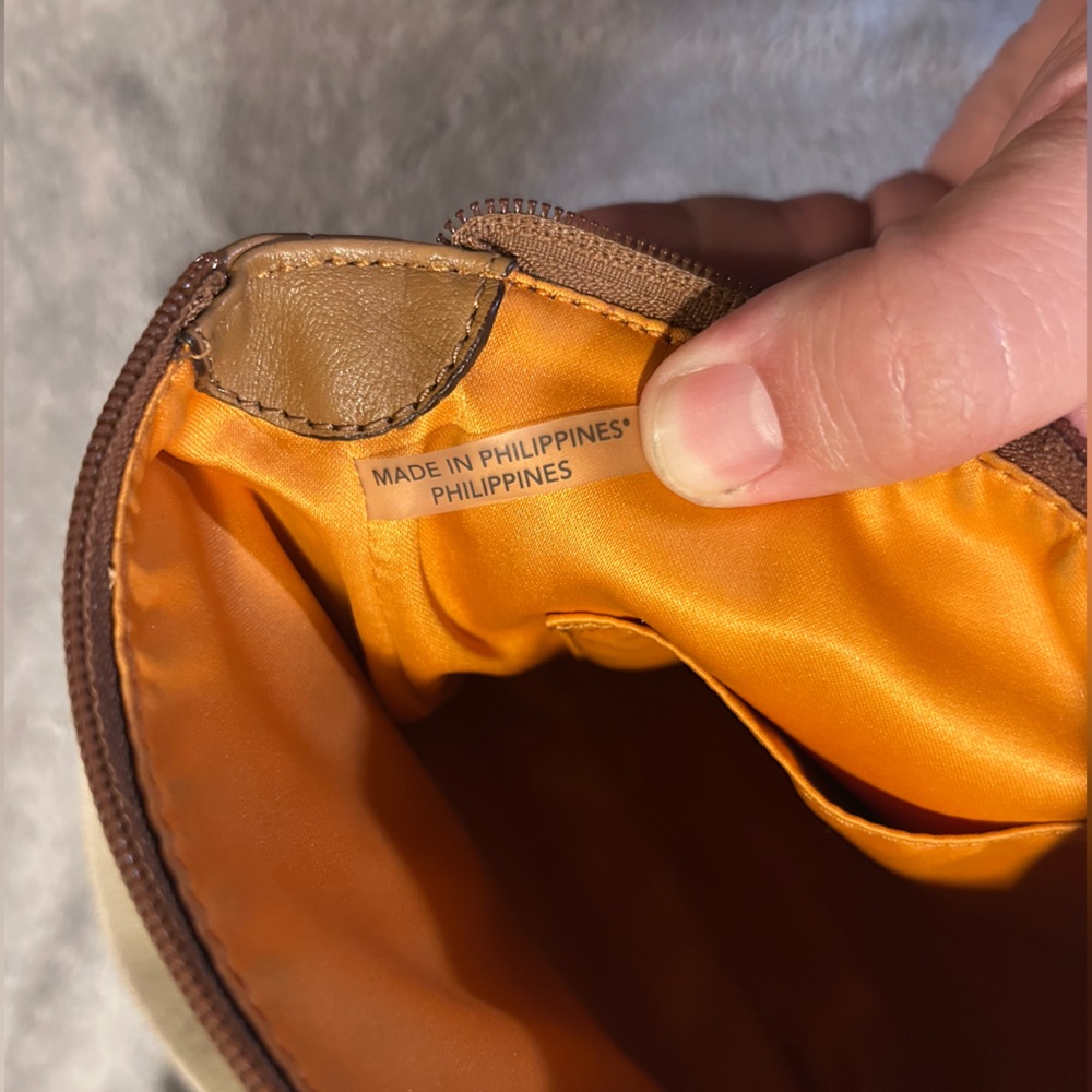 Coach Park Pebbled Leather Swingpack w/ Gold Hardware - Picture 12 of 14